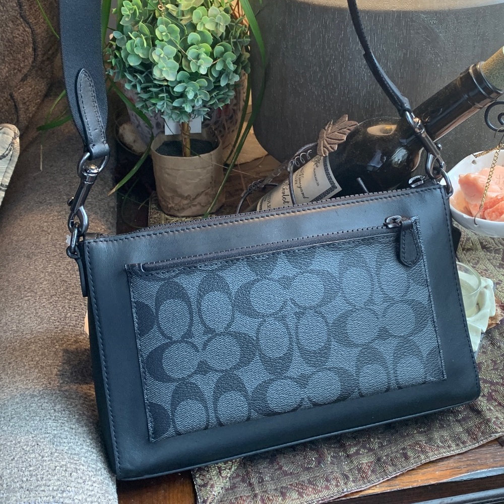 Authentic COACH Signature coated leather/Calf leather top zip Crossbody (unisex) - Picture 1 of 13